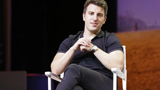 Airbnb en transformación: la audaz apuesta de Brian Chesky para reinventar la plataforma