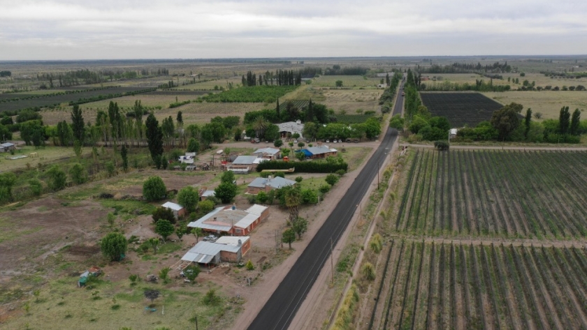 Vialidad Mendoza asfalta circuitos productivos y turísticos en San Rafael