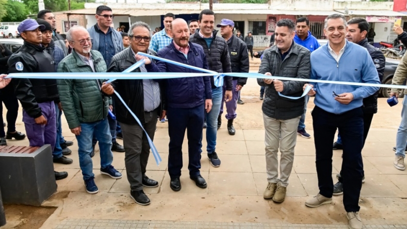 Juárez: Insfrán inauguró refacción del Banco Formosa y nuevos cajeros automáticos