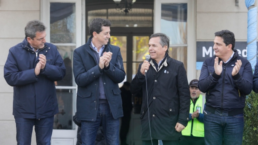 Los ministros Massa, Giuliano y de Pedro pusieron en marcha el tren turístico Mercedes-Tomás Jofré