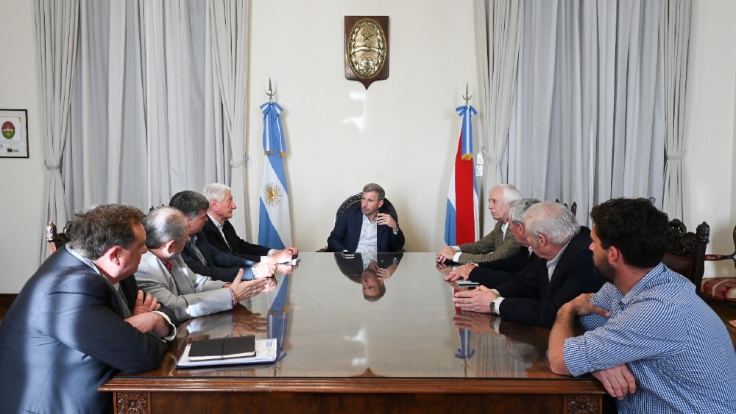 Frigerio avanza con el campo para mejorar los caminos rurales