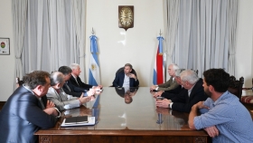 Frigerio avanza con el campo para mejorar los caminos rurales