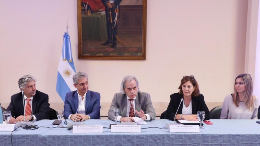 Por segunda vez se realizó en Cancillería un Seminario sobre la contaminación por plásticos