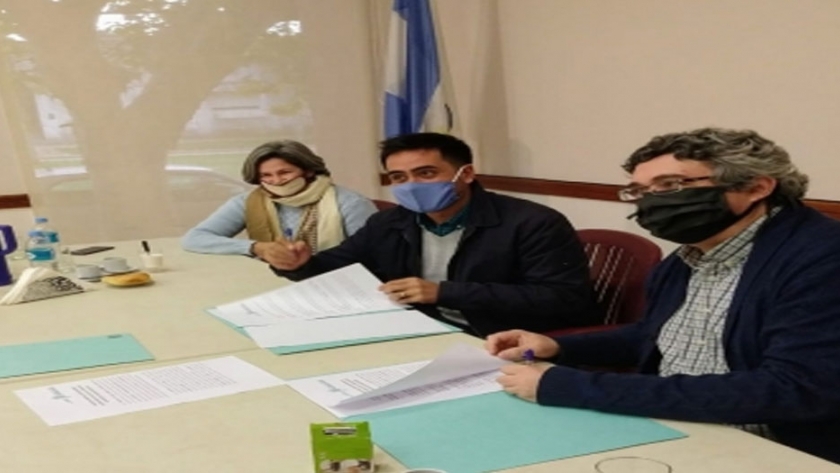 El MDA y Municipios firman convenios para el DUT