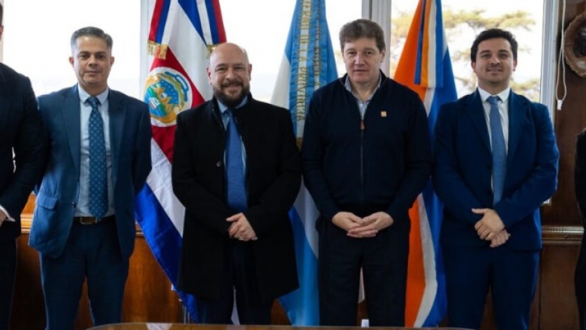 Melella recibió a embajadores para ampliar la agenda internacional