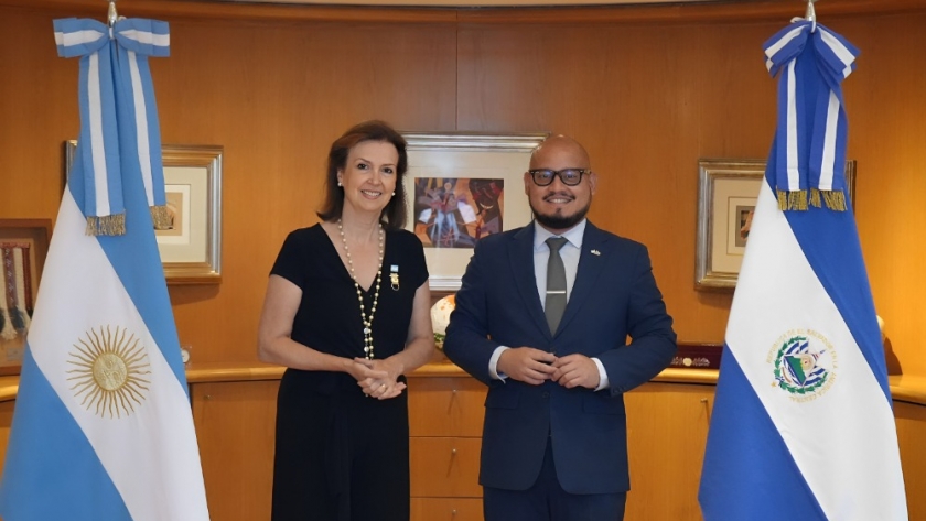 Impulso a la agenda bilateral con El Salvador