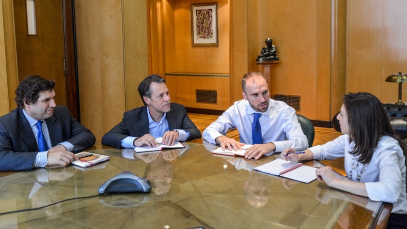 Martín Guzmán se reunió con la misión del FMI