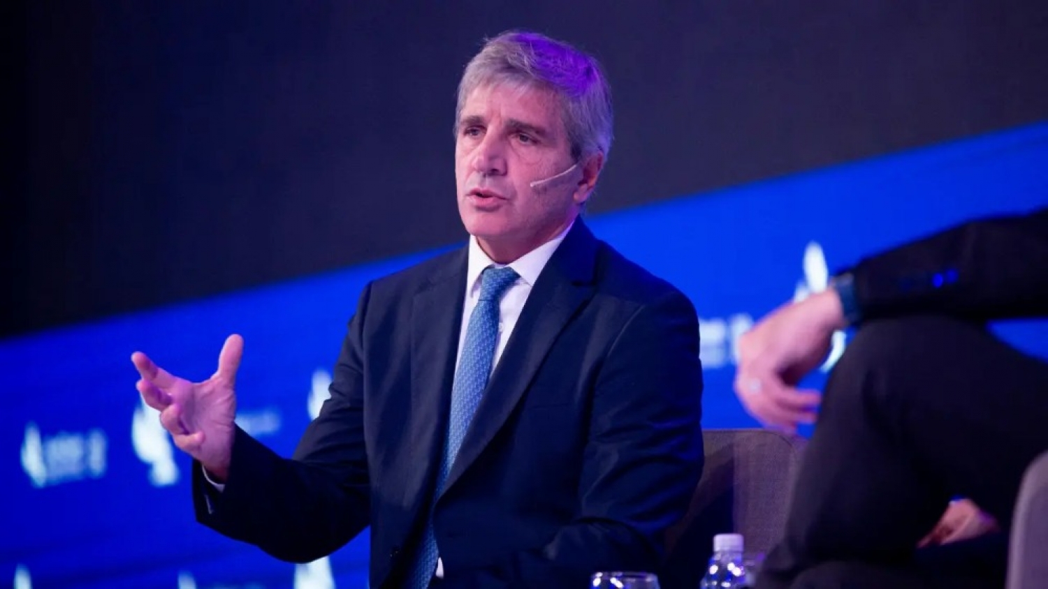 Luis Caputo destacó el impacto del RIGI en la economía argentina