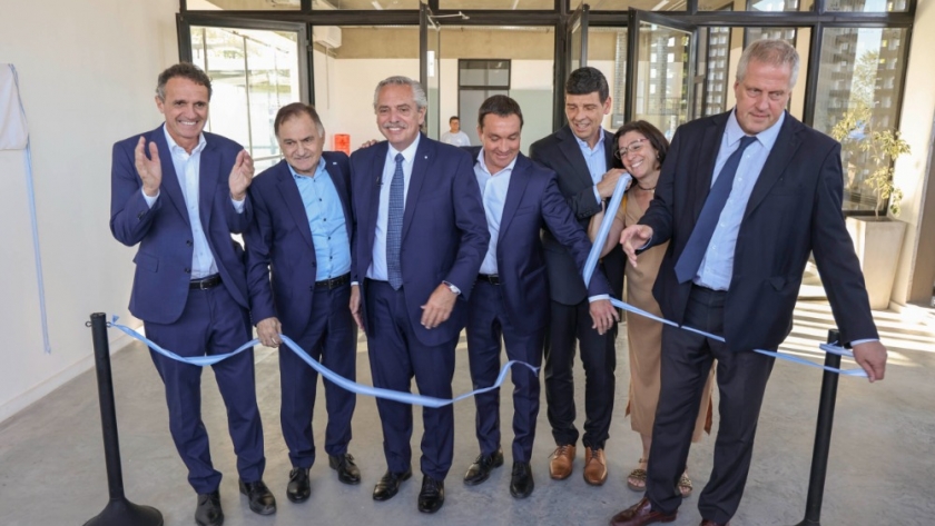 Alberto Fernández, Katopodis y Perczyk inauguraron el Edificio del Instituto de Ciencias de la Salud de la UNAJ en Florencio Varela