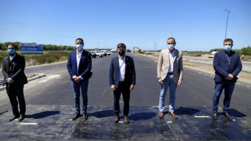 Kicillof y Simone mostraron los avances de obra en las rutas 11 y 56