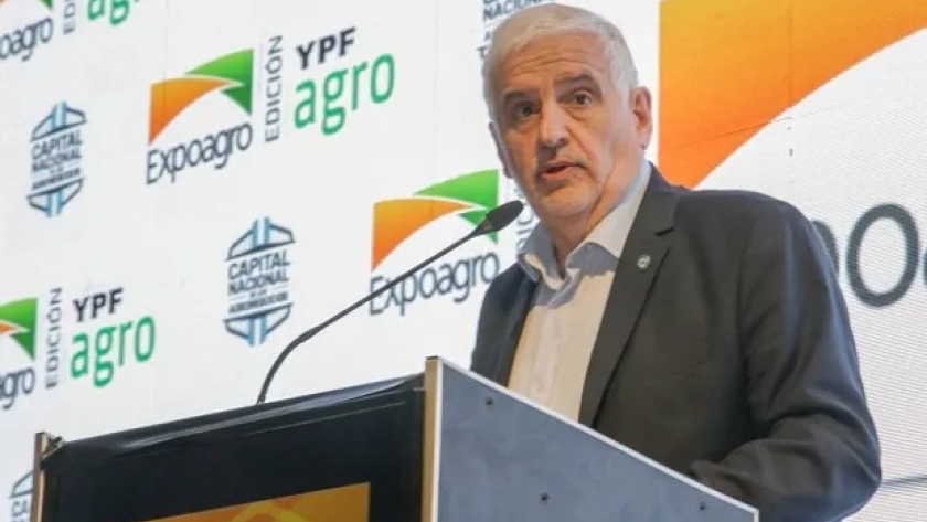 Vilella no descartó una suba de retenciones y criticó el uso ilegal de semillas: 