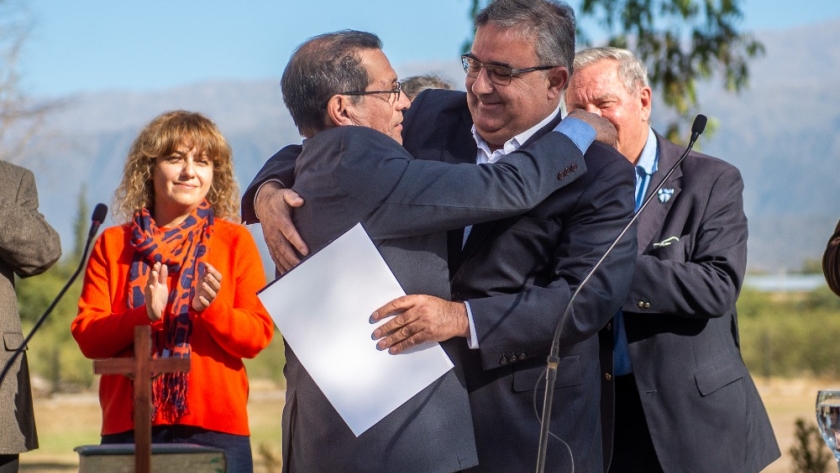 El Gobernador tomó juramento al nuevo ministro de Desarrollo Social