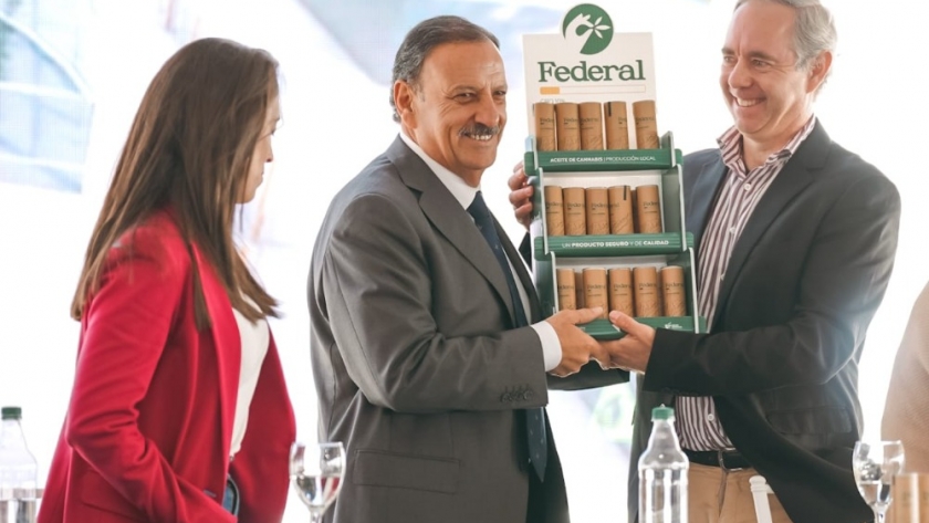 Ricardo Quintela presentó “Federal”, el primer aceite de cannabis medicinal íntegramente producido en La Rioja