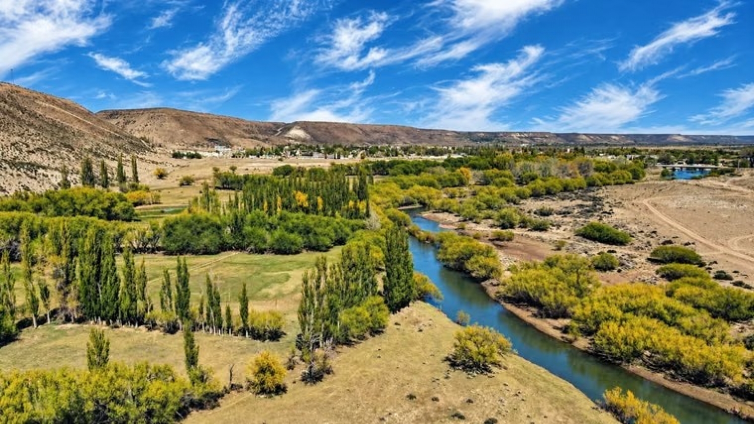 Río Mayo, una parada entre estepa, ríos y campos de ovejas