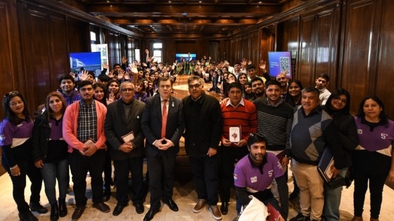 Alumnos de los departamentos Figueroa, Robles y Alberdi visitaron Casa de Gobierno