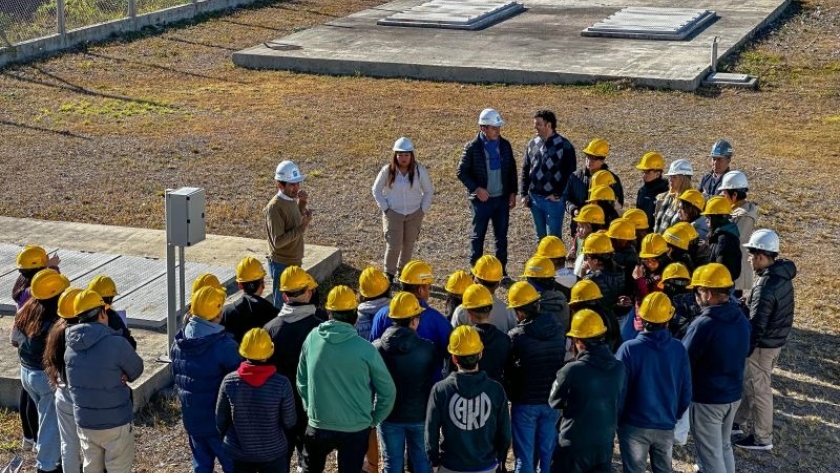 Jarsún recibió a estudiantes que visitaron la planta potabilizadora de agua de Campo Alegre