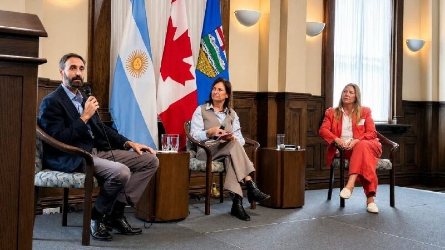 Tierra del Fuego expone en Canadá su modelo para atraer inversiones energéticas