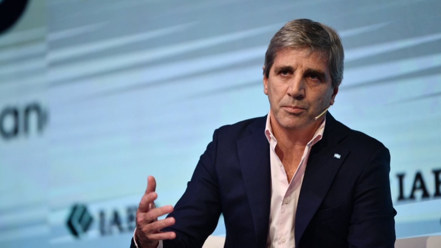 El Gobierno ratifica el uso del dólar como ancla para sostener la baja de la inflación en 2026