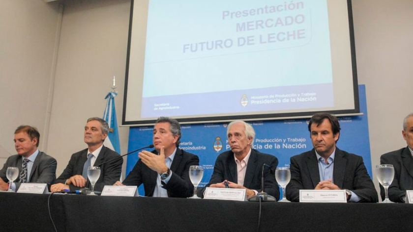 Etchevehere presentó el Mercado de Futuro de la Leche