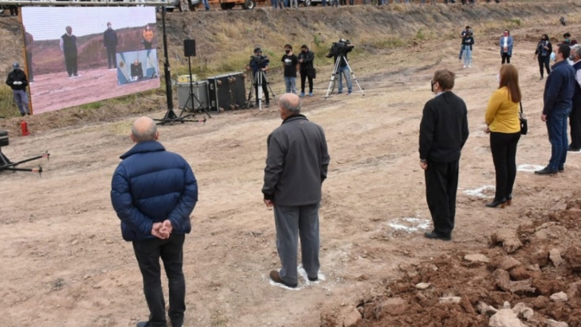 El gobernador Insfrán inauguró obra hídrica de "vital importancia" para Palo Santo