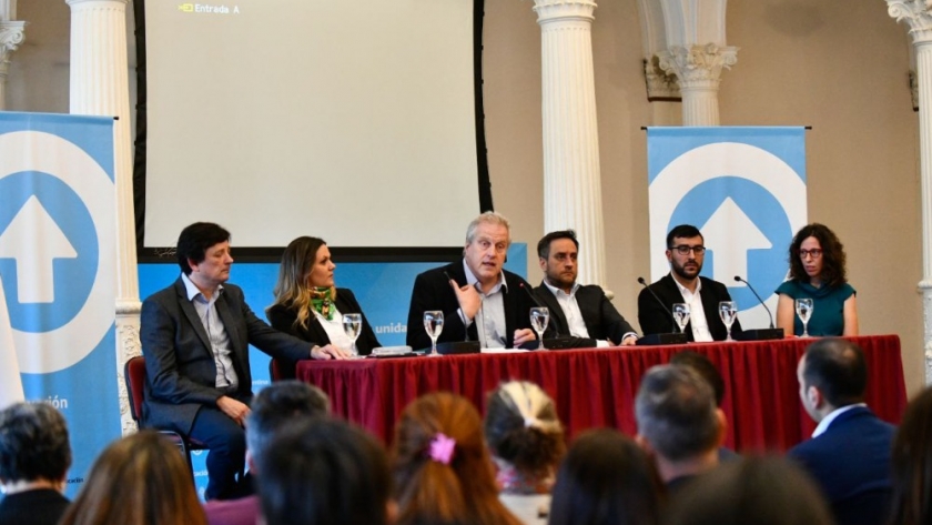 Cabandié y Perczyk presentaron la Estrategia Nacional de Educación Ambiental Integral