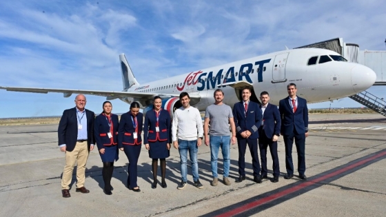 Torres presenta el vuelo inaugural de JetSMART en Trelew: “La provincia es cada vez más atractiva para el turismo y las inversiones”