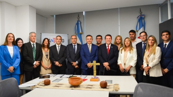 Néstor Machado tomó juramento a nuevos subsecretarios y confirmó el equipo que conducirá el área productiva y ambiental