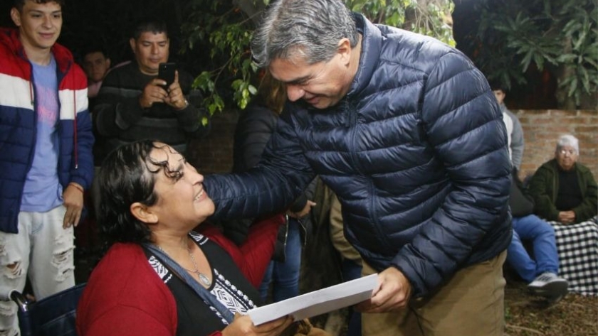Acompañamiento a emprendedores: Capitanich entregó tarjetas TUYA para adquirir insumos y equipamientos