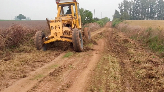 Trabajan en la conservación de caminos rurales del departamento Diamante