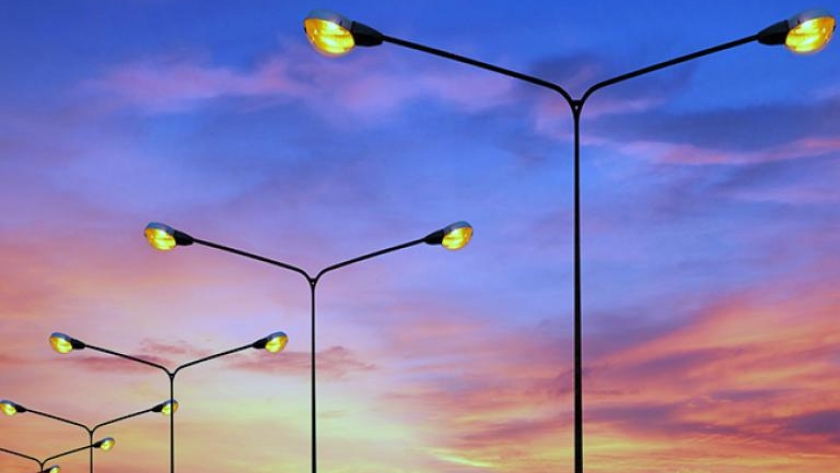 El Programa “Luz Verde” avanza con más de 25 nuevas luminarias LED en Barrio Industrial
