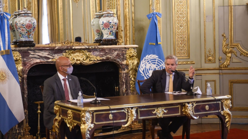 Solá: "Nuestro compromiso es recuperar un Estado activo que amplíe derechos"