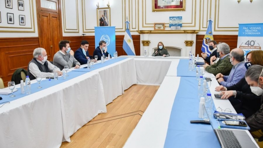 Alicia recibió en audiencia al equipo técnico que desarrolla estudios en la zona del Tucu Tucu