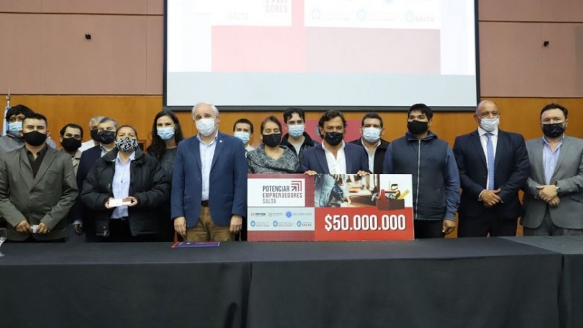 El gobernador Sáenz encabezó el lanzamiento del programa Potenciar Emprendedores Salta