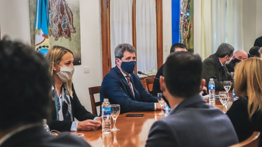 El gobernador Sergio Uñac encabezó una nueva reunión de Gabinete
