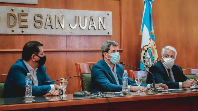 Con la presencia de los intendentes, Uñac lanzó el programa "Mi Huerta"