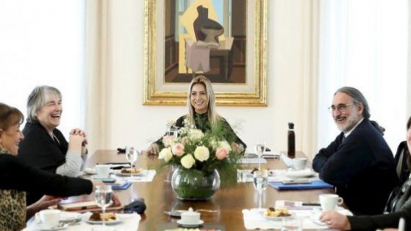 Fabiola Yañez se reunió con el Ministro de Agricultura Luis Basterra