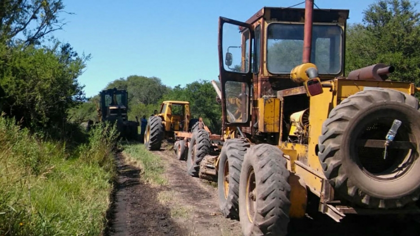 Trabajan en la conservación de caminos rurales en el norte de Entre ríos