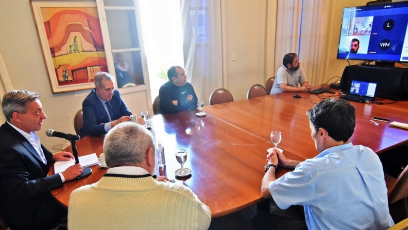 Arcioni mantuvo una videoconferencia con representantes de la federación empresaria del Chubut