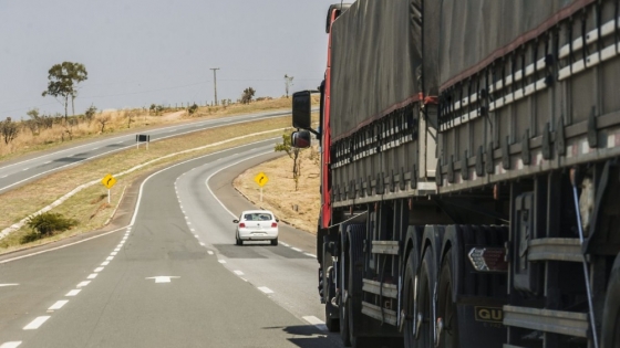 Transporte acordó una suba de 45% en la tarifa de referencia con representantes de cargas