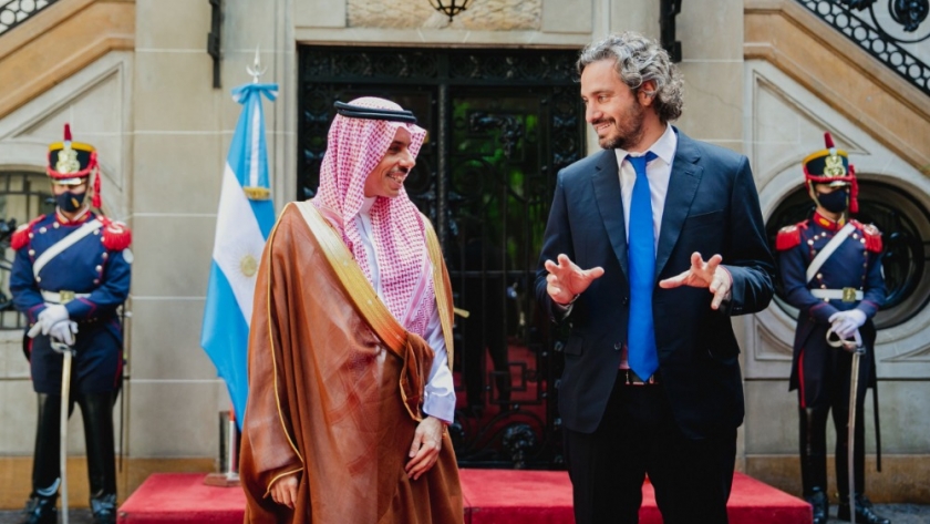 El Canciller Cafiero promueve la apertura de mercados con mayor valor agregado en Arabia Saudita