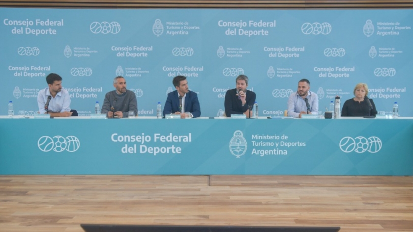 Lammens encabezó un encuentro de autoridades de Deportes