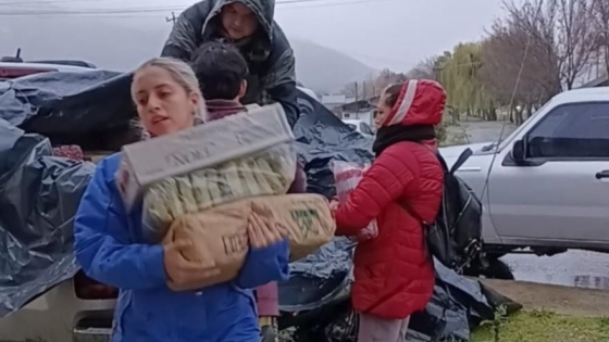 Comarca Andina: Organismos provinciales continúan asistiendo y colaborando a vecinos afectados por el temporal