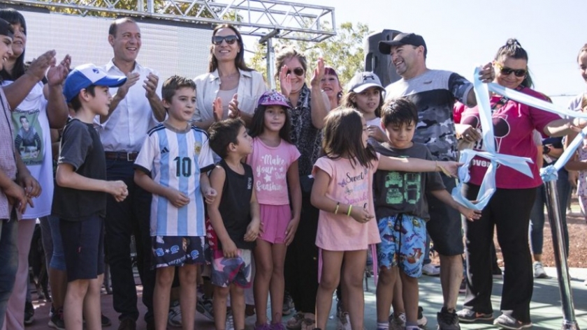 Gutiérrez inauguró obras de mejoramiento urbano para el barrio Hibepa