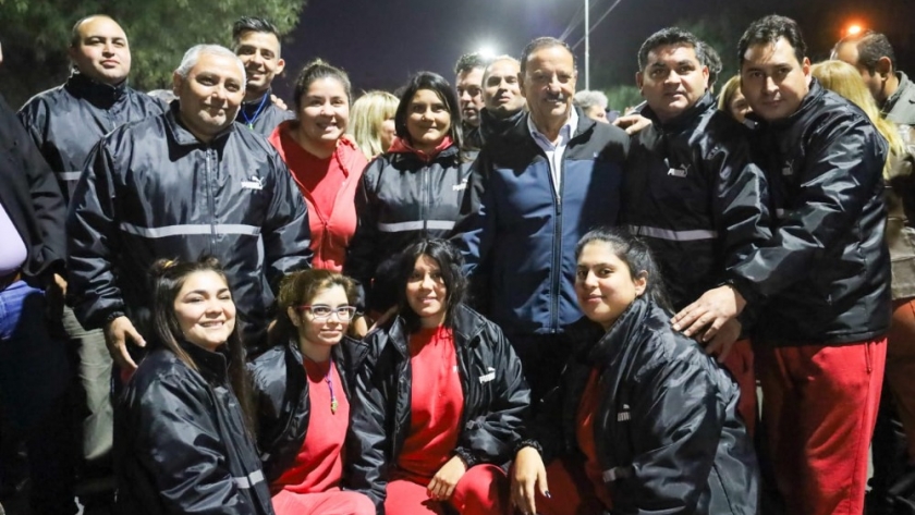 Quintela inauguró alumbrado público y asfaltado en el parque industrial para dotar a la zona de mayor seguridad