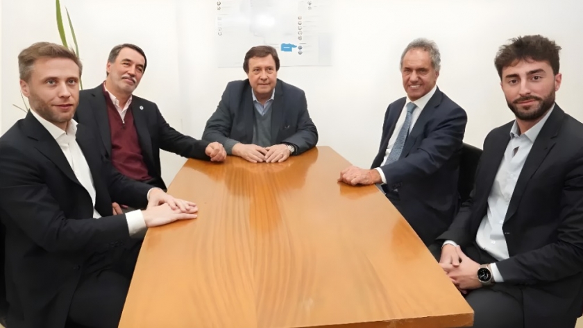 Weretilneck abordó proyectos de turismo y ambiente con Scioli y Larsen
