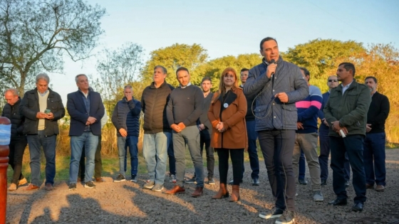 Valdés inauguró obras viales y entregó créditos a emprendedores en Esquina