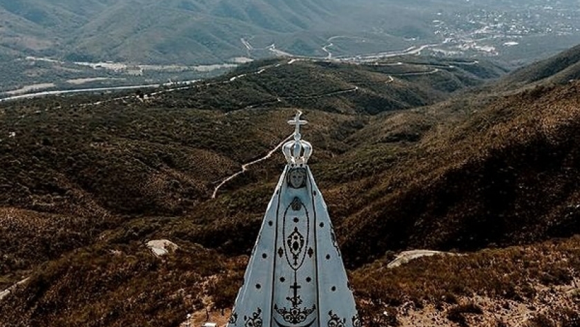 Catamarca inaugura una estatua gigante de la Virgen del Valle para impulsar el turismo religioso