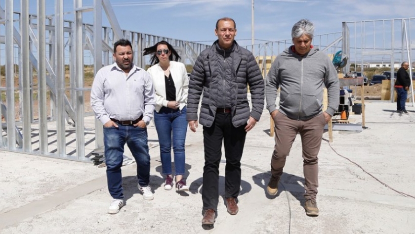 Gutiérrez recorrió obras en Villa el Chocón