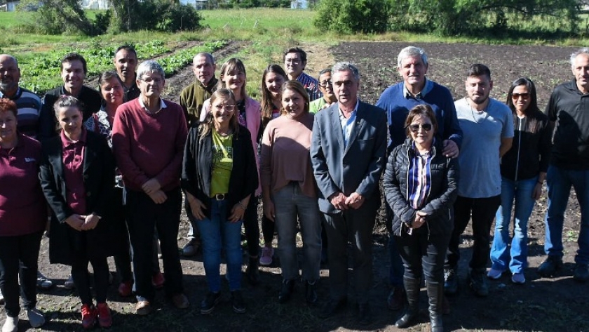 Productores hortícolas de Villa Urquiza impulsan su producción con el acompañamiento del gobierno provincial