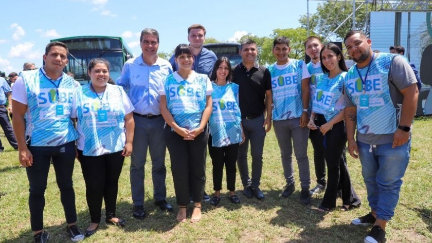 Capitanich presentó los primeros 100 colectivos del sitam: “mejorar los servicios públicos es una forma de reivindicar a nuestro pueblo”